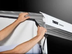 Thule Rain Blocker Side G2 Zijwand 200 S 8 Thule Rain Blocker Side G2 Zijwand 200 S -Thule 601488 601488 images other thulerainblockerg2zijpaneels2 2 ecommerce 3
