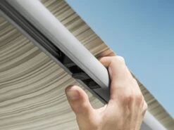 Thule Omnistor 1200 425 Mystic Grey Zakluifel -Thule thuleomnistor1200 buckle2 3 ecommerce 2 10