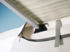 Thule Omnistor 1200 325 Mystic Grey Zakluifel -Thule thuleomnistor1200 supportkit 1 ecommerce 13 8